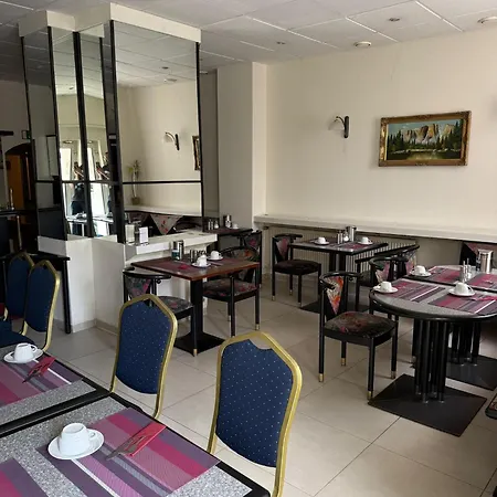 Hotel Mit Zwei Doppelzimmer 3*